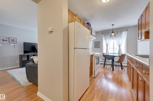 302 10230 114 Street, Edmonton, AB - Indoor