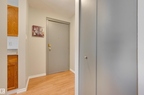 302 10230 114 Street, Edmonton, AB - Indoor Photo Showing Other Room