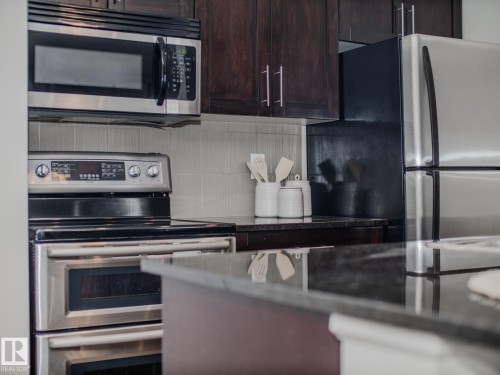 211 11803 22 Avenue, Edmonton, AB - Indoor Photo Showing Kitchen