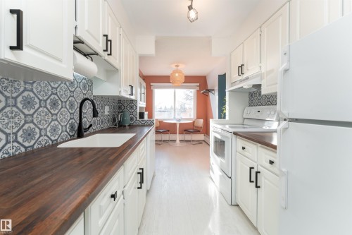 302 11435 41 Avenue, Edmonton, AB - Indoor Photo Showing Kitchen