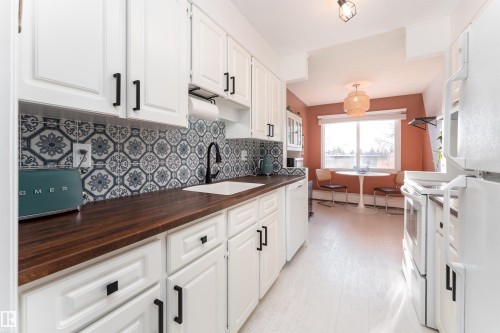 302 11435 41 Avenue, Edmonton, AB - Indoor Photo Showing Kitchen