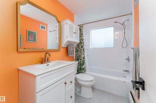 302 11435 41 Avenue, Edmonton, AB - Indoor Photo Showing Bathroom