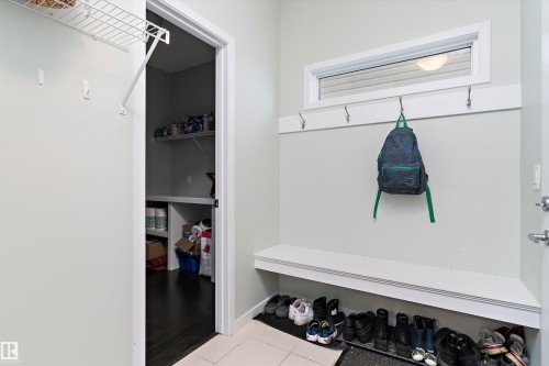 2927 11 Street, Edmonton, AB - Indoor Photo Showing Other Room