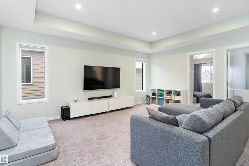 2927 11 Street, Edmonton, AB - Indoor Photo Showing Living Room