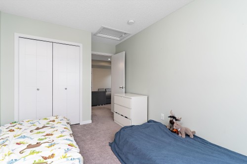 2927 11 Street, Edmonton, AB - Indoor Photo Showing Bedroom