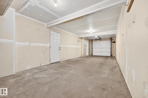 36 3751 12 Street, Edmonton, AB - Indoor Photo Showing Garage
