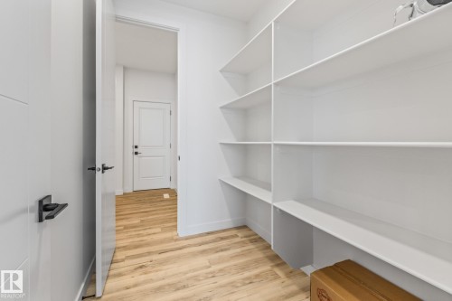 10 Enns Court, Fort Saskatchewan, AB - Indoor With Storage