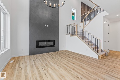 10 Enns Court, Fort Saskatchewan, AB - Indoor With Fireplace