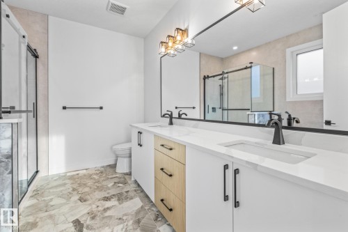 10 Enns Court, Fort Saskatchewan, AB - Indoor Photo Showing Bathroom