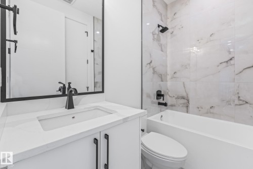 10 Enns Court, Fort Saskatchewan, AB - Indoor Photo Showing Bathroom