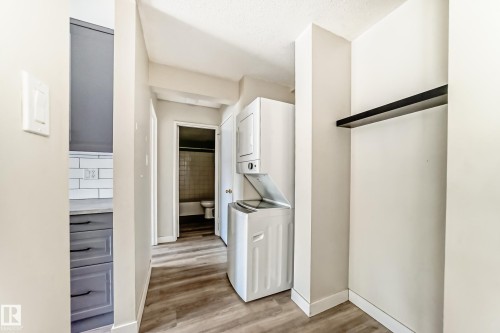 204 11420 40 Avenue, Edmonton, AB - Indoor Photo Showing Other Room