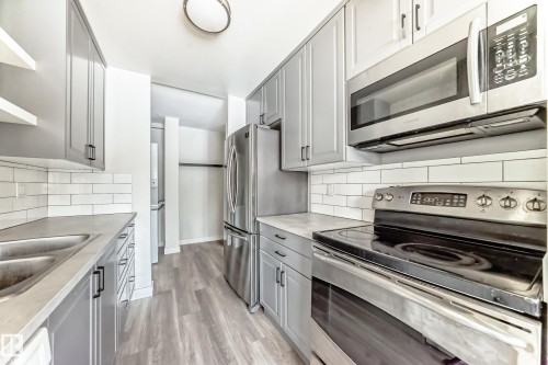 204 11420 40 Avenue, Edmonton, AB - Indoor Photo Showing Kitchen With Stainless Steel Kitchen With Double Sink With Upgraded Kitchen