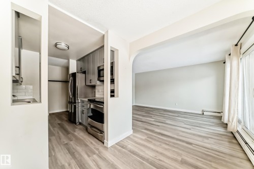 204 11420 40 Avenue, Edmonton, AB - Indoor Photo Showing Other Room