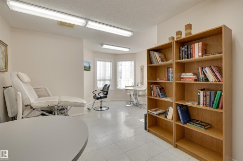 205 13450 114 Avenue, Edmonton, AB - Indoor