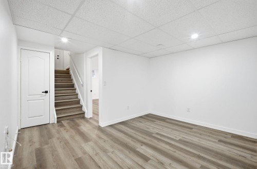 13507 124 Avenue, Edmonton, AB - Indoor Photo Showing Other Room
