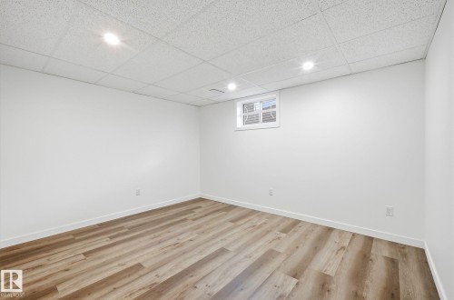 13507 124 Avenue, Edmonton, AB - Indoor Photo Showing Other Room