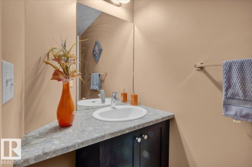 1853 28 Street, Edmonton, AB - Indoor Photo Showing Bathroom