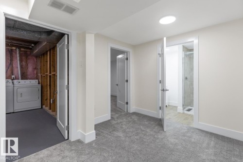 8316 68A Street, Edmonton, AB - Indoor