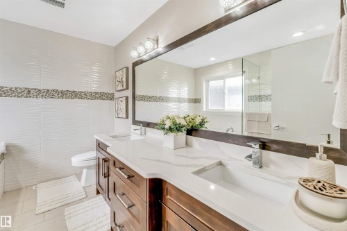 5503 Poirier Way, Beaumont, AB - Indoor Photo Showing Bathroom