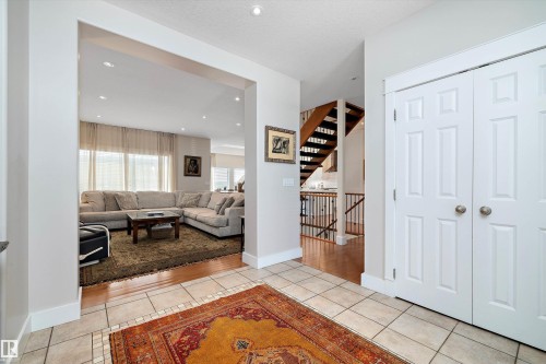 1644 Hector Road, Edmonton, AB - Indoor Photo Showing Other Room