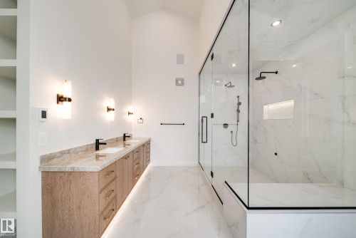 5605 Cautley Cove Cove, Edmonton, AB - Indoor Photo Showing Bathroom