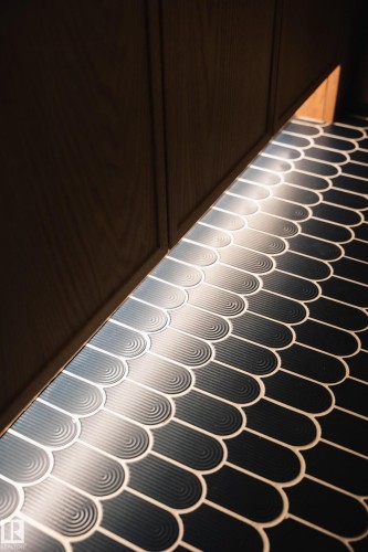 5605 Cautley Cove Cove, Edmonton, AB - Indoor Photo Showing Other Room