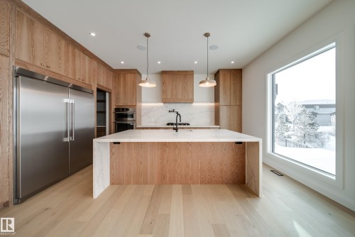 5605 Cautley Cove Cove, Edmonton, AB - Indoor Photo Showing Kitchen