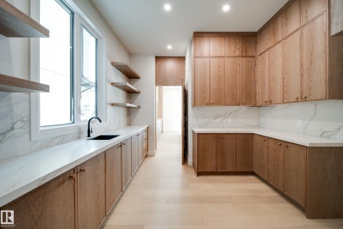 5605 Cautley Cove Cove, Edmonton, AB - Indoor Photo Showing Kitchen