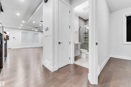 1935 19 Avenue, Edmonton, AB - Indoor Photo Showing Other Room