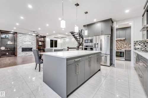 1935 19 Avenue, Edmonton, AB - Indoor Photo Showing Kitchen With Stainless Steel Kitchen With Upgraded Kitchen