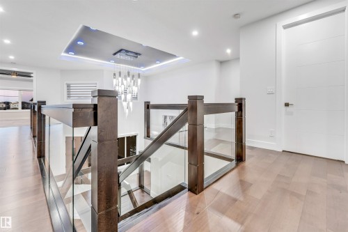 1935 19 Avenue, Edmonton, AB - Indoor Photo Showing Other Room