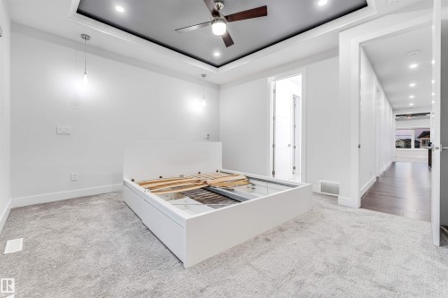 1935 19 Avenue, Edmonton, AB - Indoor Photo Showing Other Room