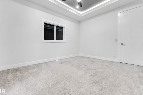 1935 19 Avenue, Edmonton, AB - Indoor Photo Showing Other Room