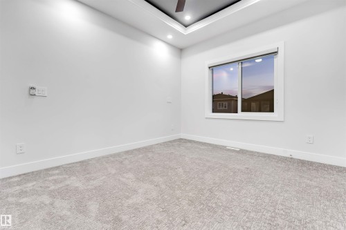 1935 19 Avenue, Edmonton, AB - Indoor Photo Showing Other Room