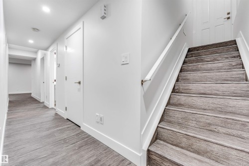 1935 19 Avenue, Edmonton, AB - Indoor Photo Showing Other Room