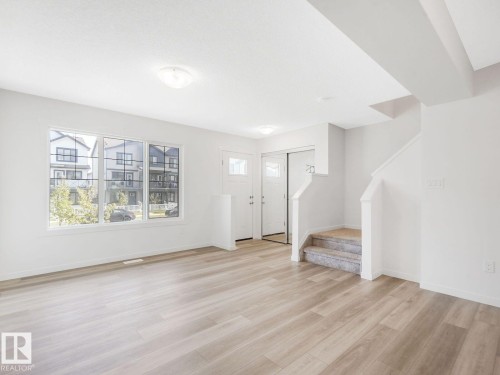 1173 Aster Boulevard Nw, Edmonton, AB - Indoor Photo Showing Other Room