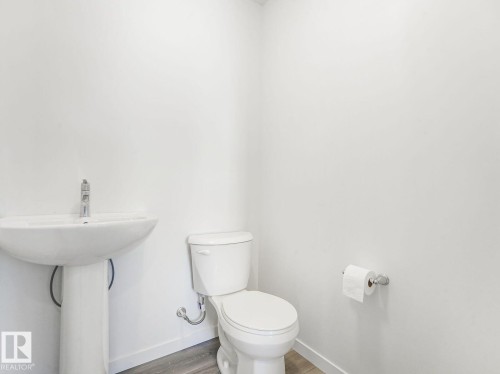 1173 Aster Boulevard Nw, Edmonton, AB - Indoor Photo Showing Bathroom