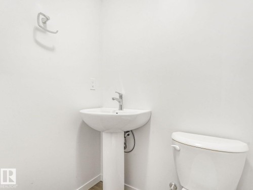 1173 Aster Boulevard Nw, Edmonton, AB - Indoor Photo Showing Bathroom