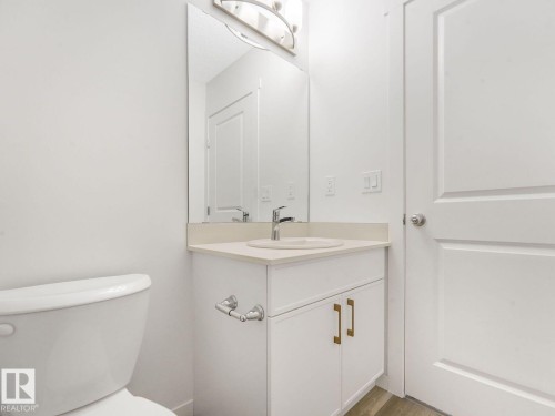 1173 Aster Boulevard Nw, Edmonton, AB - Indoor Photo Showing Bathroom