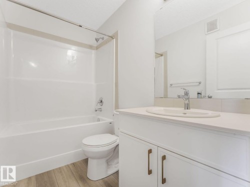1173 Aster Boulevard Nw, Edmonton, AB - Indoor Photo Showing Bathroom