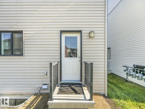 1173 Aster Boulevard Nw, Edmonton, AB - Outdoor With Exterior