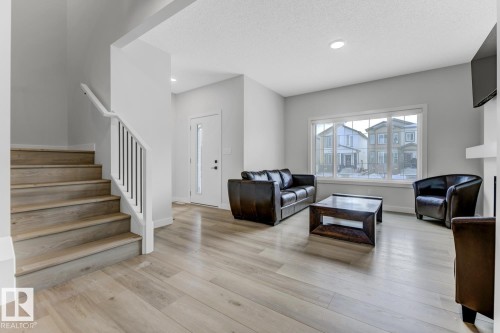 6636 46 Avenue, Beaumont, AB - Indoor Photo Showing Other Room