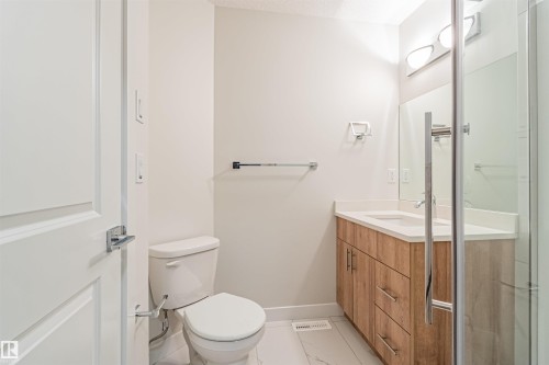 12044 79 Street, Edmonton, AB - Indoor Photo Showing Bathroom