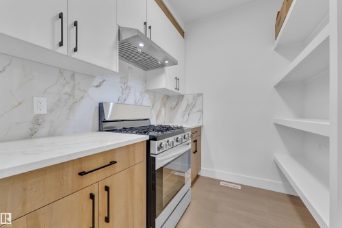 745 Astoria Way, Devon, AB - Indoor Photo Showing Kitchen