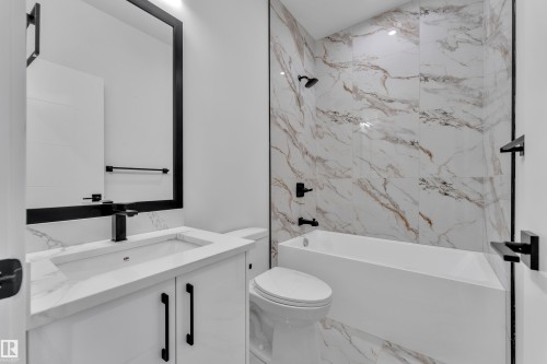 745 Astoria Way, Devon, AB - Indoor Photo Showing Bathroom