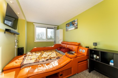 604 9028 Jasper Avenue Nw, Edmonton, AB - Indoor Photo Showing Bedroom