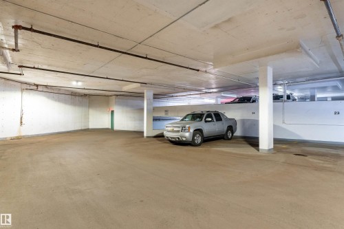 604 9028 Jasper Avenue Nw, Edmonton, AB - Indoor Photo Showing Garage