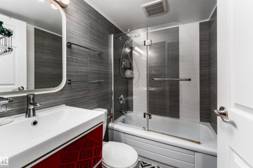 604 9028 Jasper Avenue Nw, Edmonton, AB - Indoor Photo Showing Bathroom