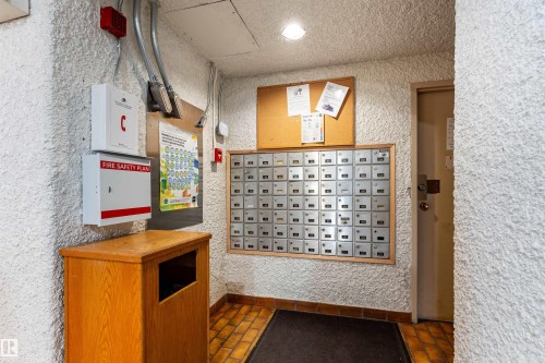 604 9028 Jasper Avenue Nw, Edmonton, AB - Indoor Photo Showing Other Room