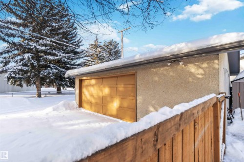 37 Devonian, Devon, AB - Outdoor